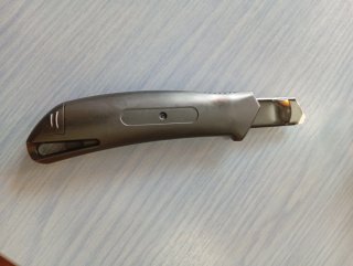 Cúter RATIO hoja retráctil