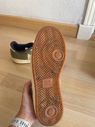 Zapatillas VEJA Verde y Beige