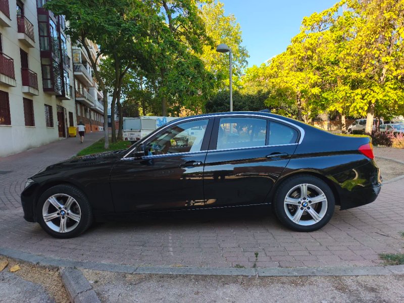 BMW Serie 3 2015, foto 2