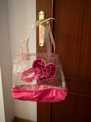 Bolso transparente con corazón y labios