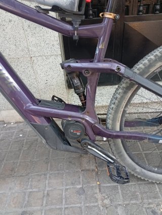 Bicicleta Eléctrica Morada