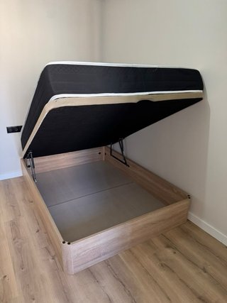 Cama con almacenaje