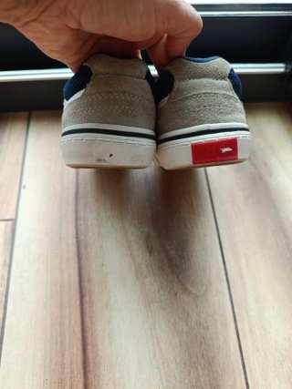 Zapatillas Vans Beige y Azul. 33