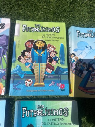 LOS FUTBOLISIMOS  Vendo libros en un pack y precio