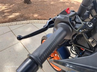 KTM 125 Duke Negra y Naranja