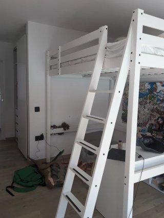 Cama alta IKEA blanca 146x205  Altura 204cm