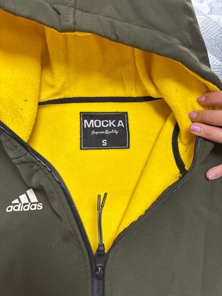 Sudadera Adidas con capucha verde y amarilla