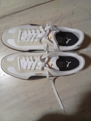 Deportivas Puma Beige y Blancas