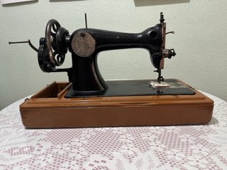 Máquina de coser Singer antigua