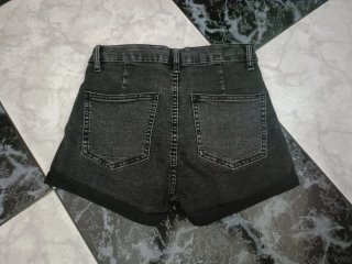 Pantalón corto vaquero negro