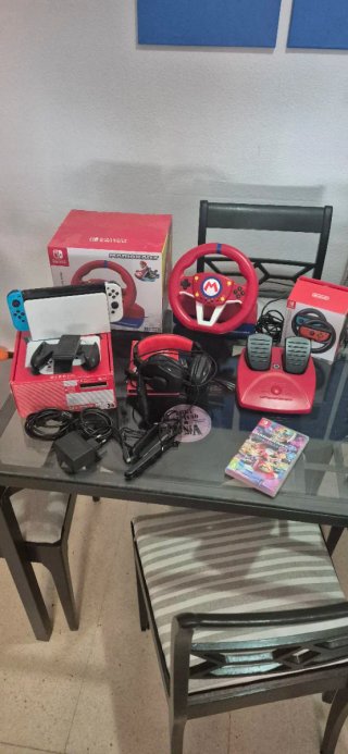 Nintendo Switch + Volante Mario Kart