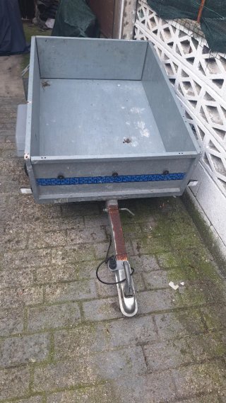 Remolque de carga metálico