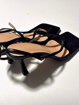 Sandalias de tacón negras