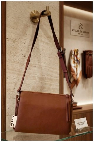 Bolso bandolera Adolfo Dominguez marrón