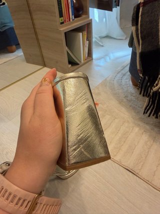 Sandalias Bershka tacón dorado metalizado
