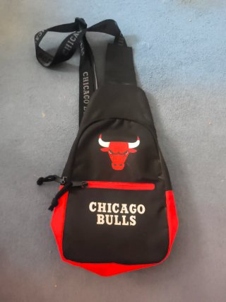 Riñonera Chicago Bulls Negra y Roja