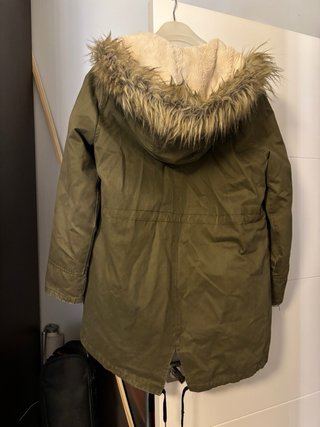 Chaqueta Stradivarius verde con forro de pelo