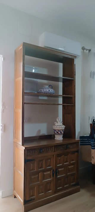 Mueble Castellano con Estantería