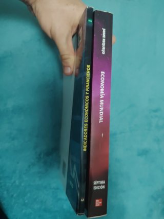 Economía Mundial e Indicadores ADE/UNED