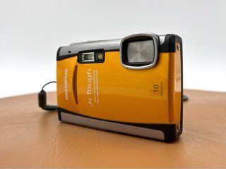 Olympus μ TOUGH 6000 Cámara Amarilla