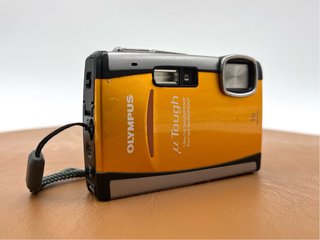 Olympus μ TOUGH 6000 Cámara Amarilla