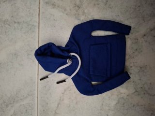 Felpa blu con cappuccio e tasca