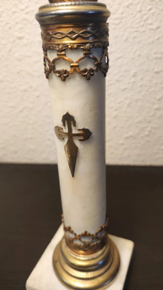 Virgen del Pilar sobre base de mármol