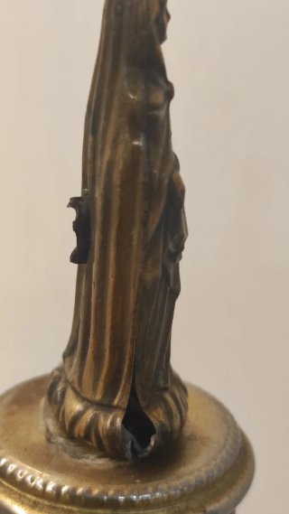 Virgen del Pilar sobre base de mármol