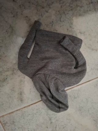 Felpa grigia con cappuccio