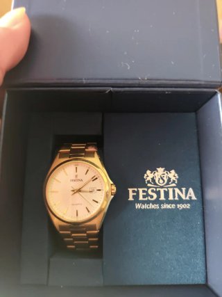 Reloj Festina Dorado y Blanco