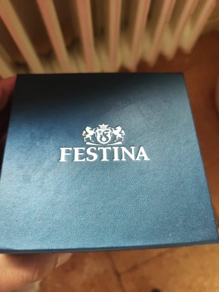 Reloj Festina Dorado y Blanco