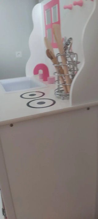 Cocinita infantil rosa y blanca de madera