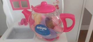 Cocinita infantil rosa y blanca de madera