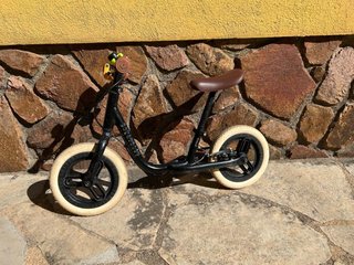 Bicicleta sin pedales negra Decathlon
