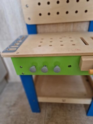 Banco de herramientas de juguete Hape 55x80