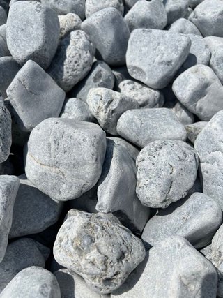 Piedra mármol Canto rodado 60/90mm GRIS NEVADO20kg
