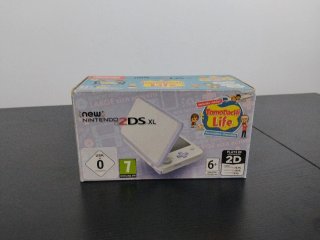 Nintendo 2DS XL Blanca y lavanda. Tomodachi Life.