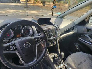 Opel Zafira Tourer 2013