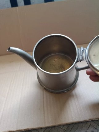 Tetera de latón antigua