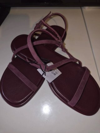 Sandalias de Piel Color Borgoña