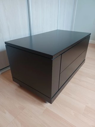 Cajonera negra con ruedas
