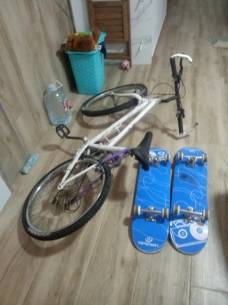 2 Skates y 1 Bicicleta