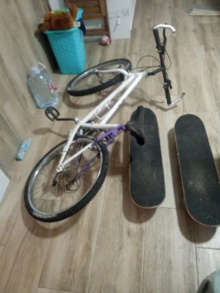 2 Skates y 1 Bicicleta