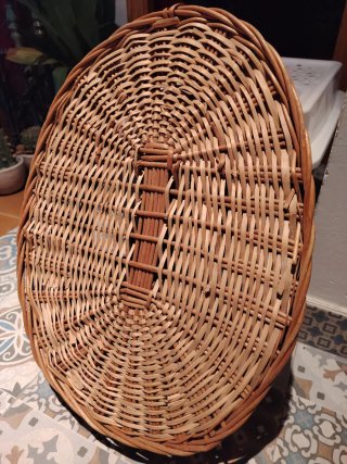 Repisa de mimbre redonda