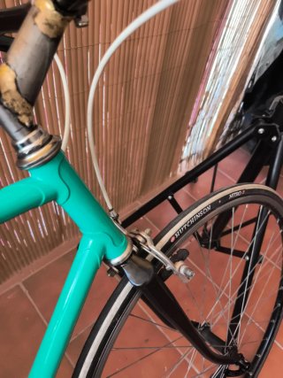 Bicicleta urbana color turquesa fixied