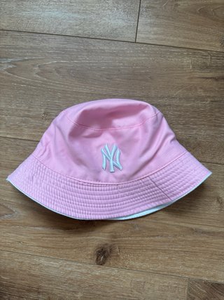 Sombrero Bucket NY Reversible Blanco y Rosa