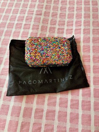 Vestido, zapatos y bolso multicolor. No envío