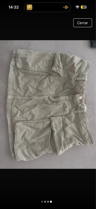 Falda verde estilo cargo