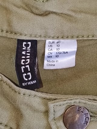 Pantalón de mujer color verde oliva