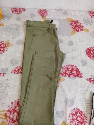 Pantalón de mujer color verde oliva